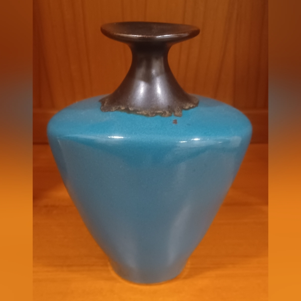 Pigeon Forge Pottery Art Vase